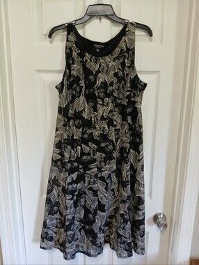 Perceptions New York Black and Cream Printed A-line Dress Size 18